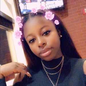 Meet your Posher, Anyia